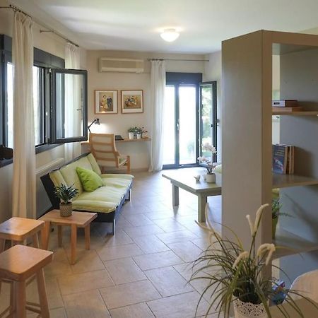 Apartment With Garden In Thessaloniki. エクステリア 写真