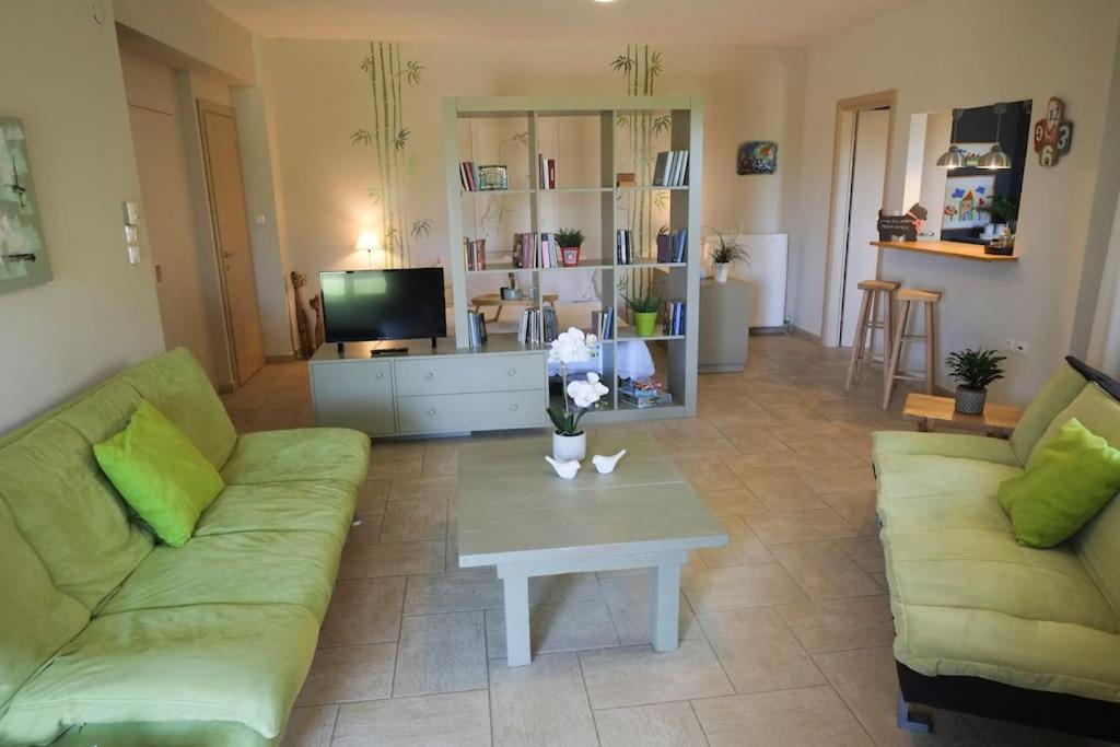 Apartment With Garden In Thessaloniki. エクステリア 写真