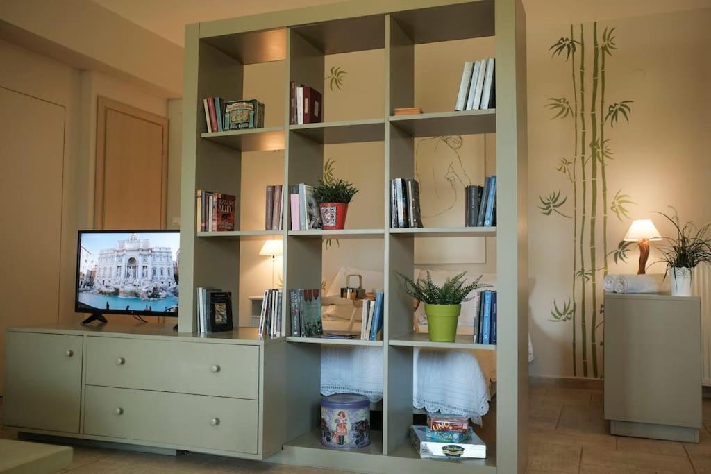 Apartment With Garden In Thessaloniki. エクステリア 写真